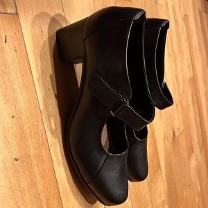 Unstructured by Clark’s Mary Jane Heels